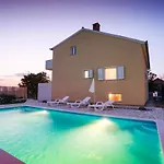 Villa Almond Benkovac